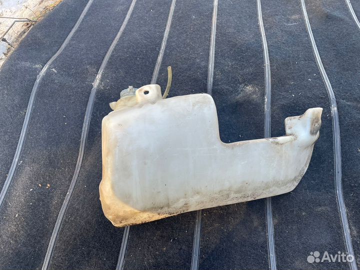 Бачок омывателя Audi 80 B3