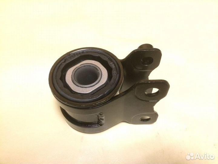 Сайлентблок переднего рычага на Форд Фокус 2 3