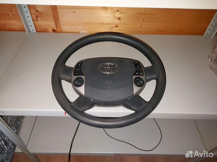 Руль Toyota Prius 2 NHW20 (2003 - 2011)