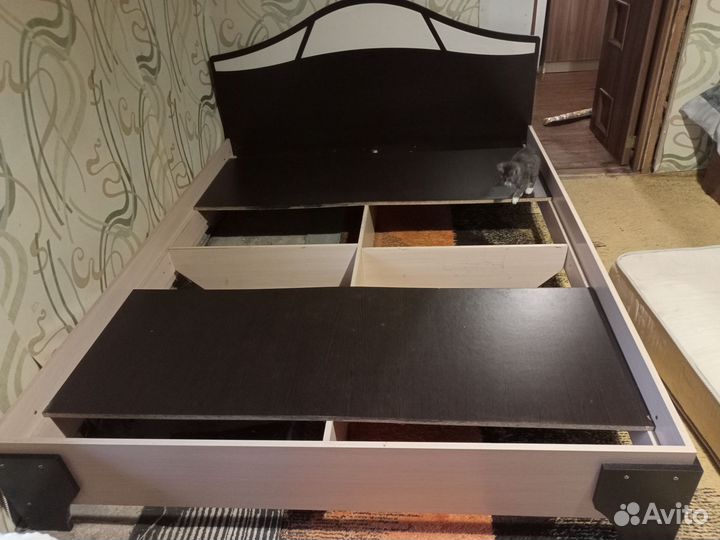 Кровать двухспальная