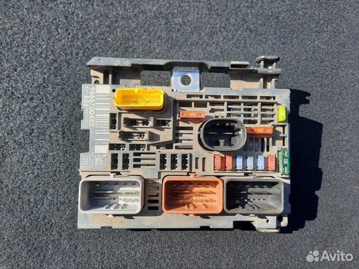 Блок предохранителей Peugeot 308