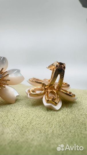 Серьги цветы van cleef