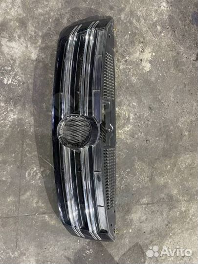 Решотка радиатора Tiguan до 2011