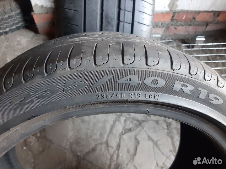 Pirelli Cinturato P7 235/40 R19 96W