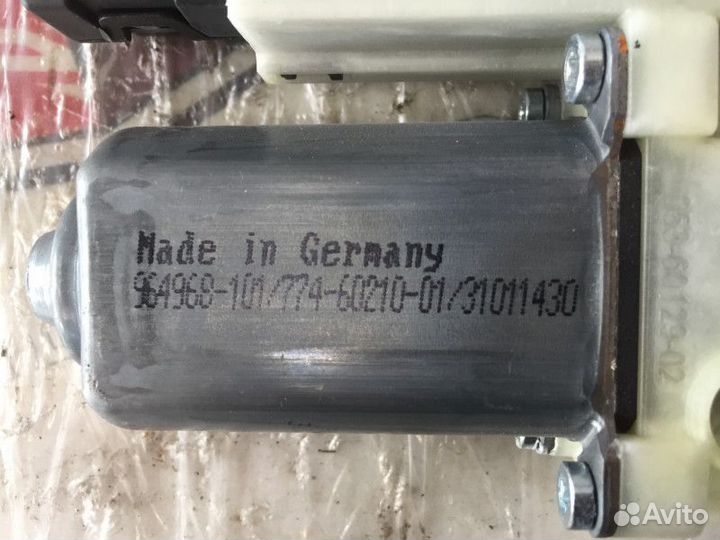 Моторчик стеклоподъемника передний левый Гольф 6