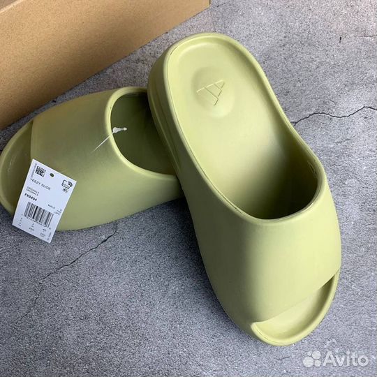 Тапки adidas yeezy slide