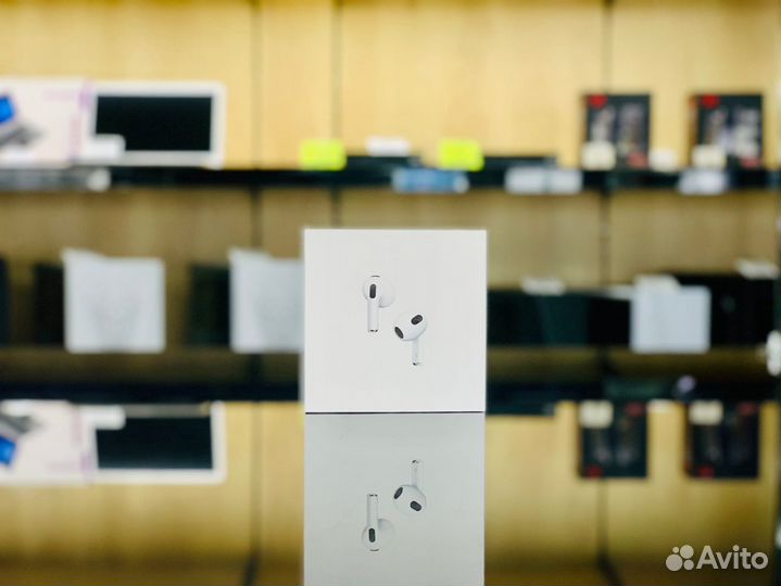 В наличии/Беспроводные наушники Apple AirPods 3