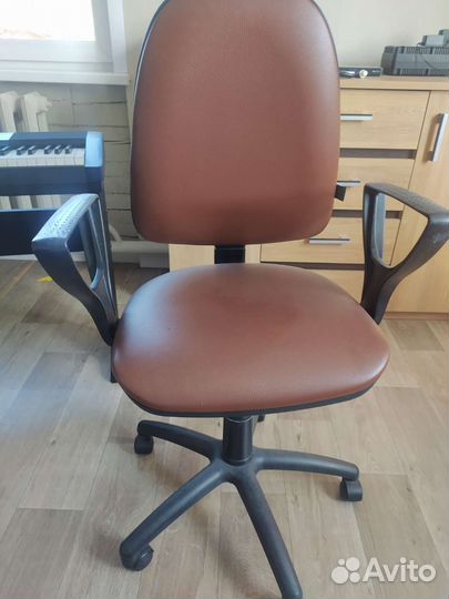 Компьютерное кресло