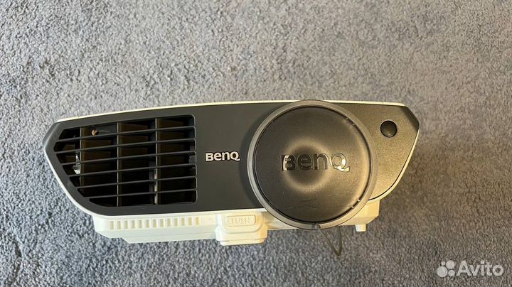 Проектор benq W700