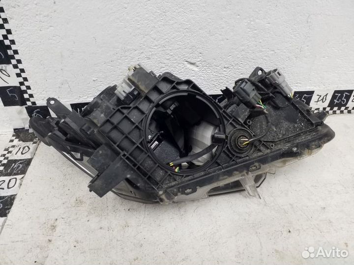 Фара левая Toyota RAV4 CA40 Restail LED