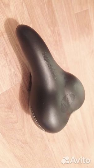 Велосипедное седло, Среднее, мягкое