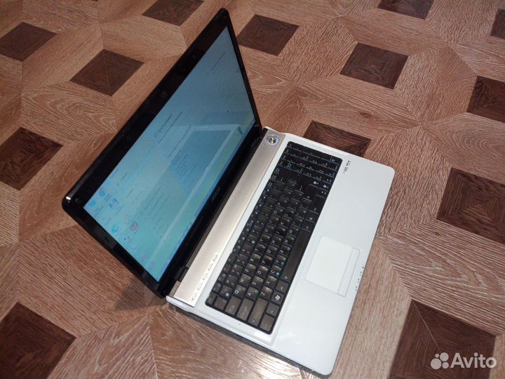 Ноутбук Asus N61D