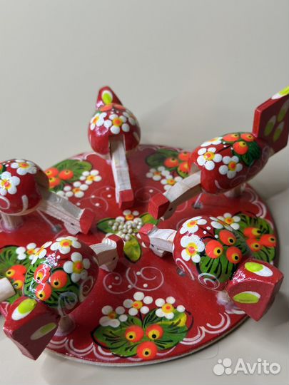 Деревянная игрушка курочки