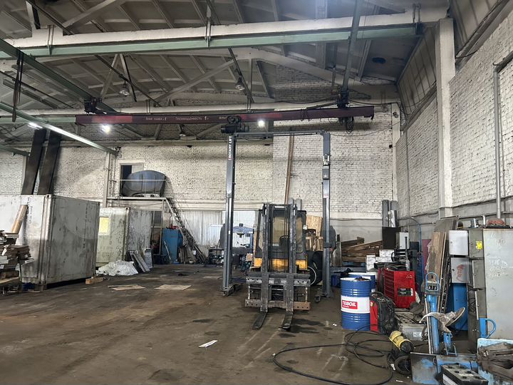 Склад, 1300 м²