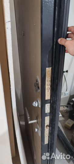 Дверь входная металлическая