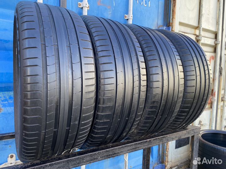 Pirelli P Zero PZ4 255/40 R21 102Y