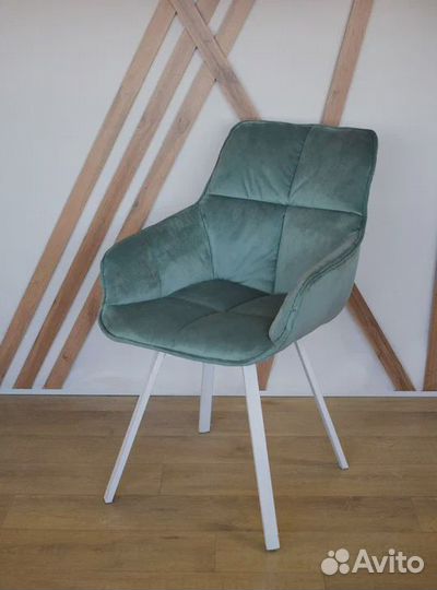 Кухонный стол А202 с подлокотниками