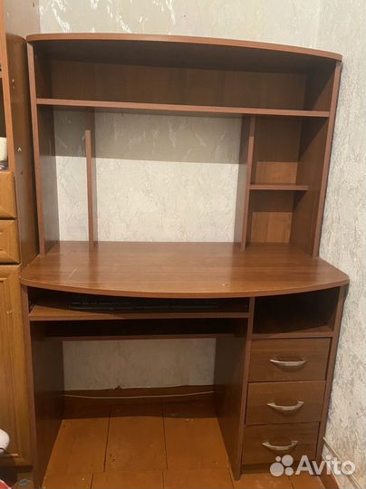 Компьютерный стол