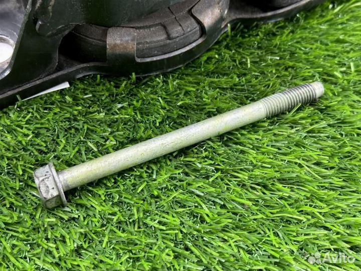 Подушка двигателя 122 т. км передняя правая Nissan