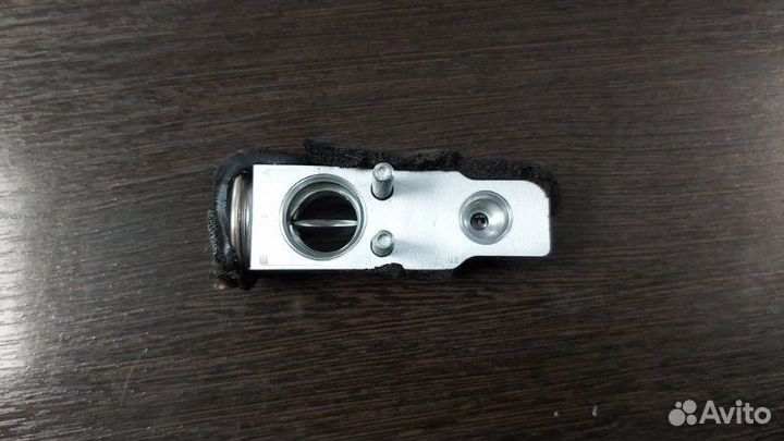 Клапан кондиционера Mitsubishi Pajero 4 3.2D 2007