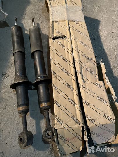 Амортизаторы Lexus GX460/ Toyota LC Prado 150