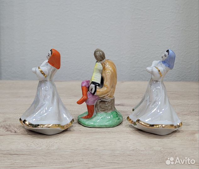 Фарфоровые статуэтки 'Русский перепляс