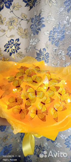 Солнечный букетик из бабочек