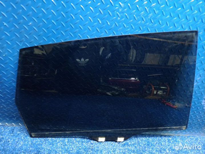 Стекло двери заднее правое Honda Cr-V 4