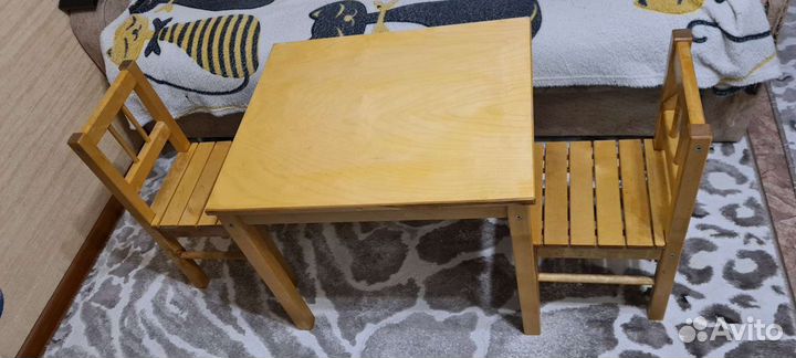 Набор стол и 2 стула IKEA