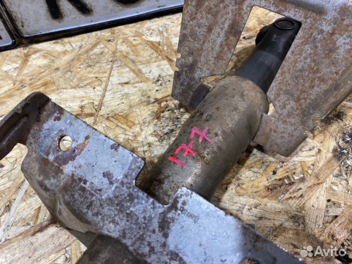 Рулевая колонка Renault Logan