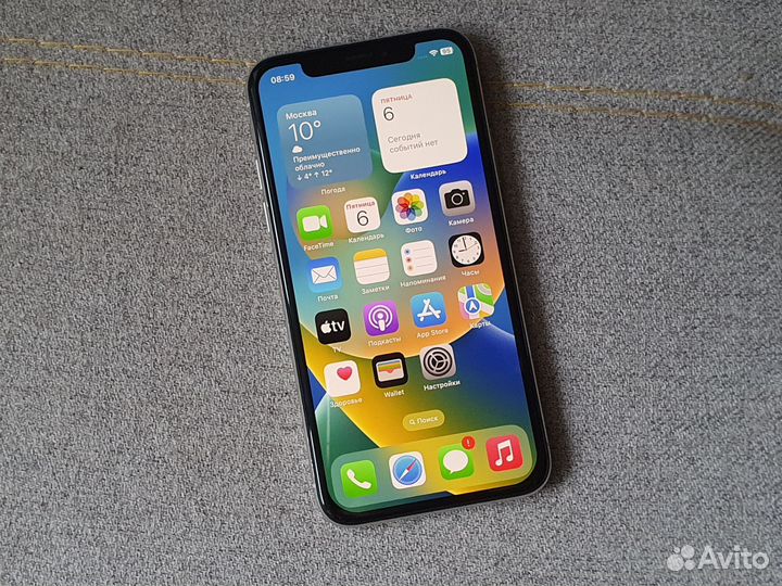 iPhone X, 64 ГБ