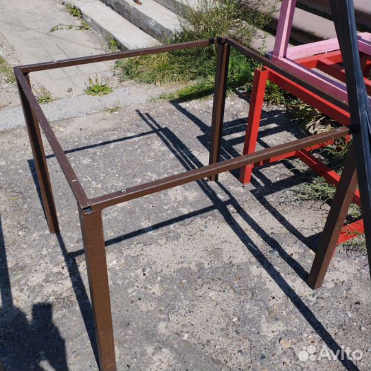 Стойка металлическая