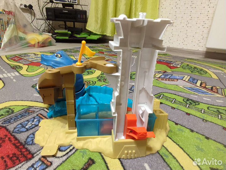 Станция от HotWhels с акулой