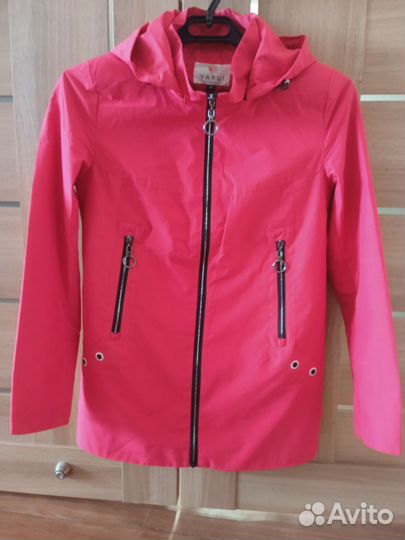 Ветровка женская