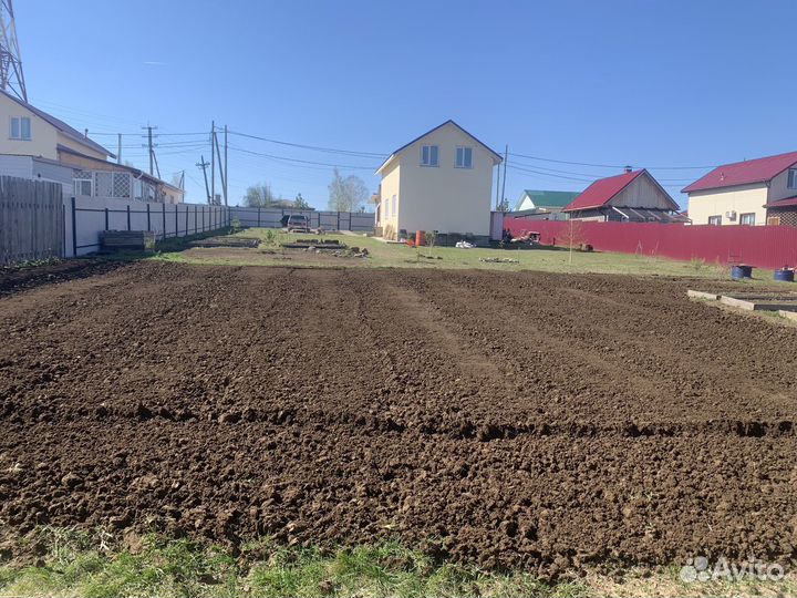 Вспашка земли фрезой минитрактором