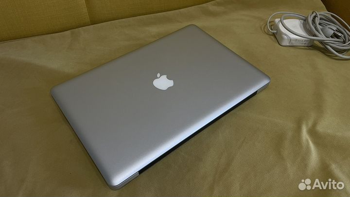 В идеале Apple macbook pro 15 core i7/SSD 256