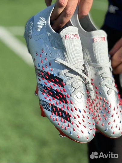 Бутсы Adidas Predator Freak white