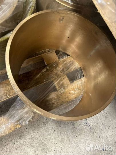 Втулка рамы для дробилки Metso GP220