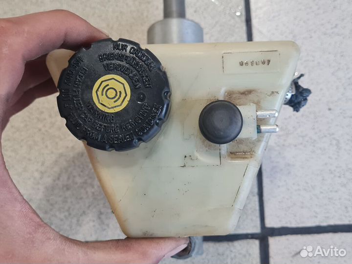 Главный тормозной цилиндр mercedes-benz W210