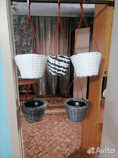 Кашпо подвесное и ведёрки плетеные