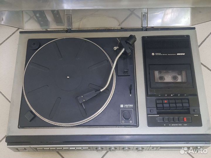 Проигрыватель винила СССР