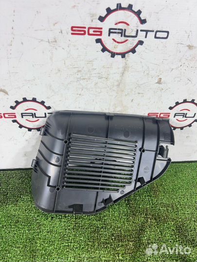 Заглушка обшивки багажника задняя правая Toyota