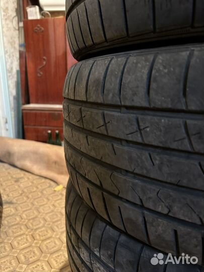 Habilead Headking S2000 235/45 R17 98U