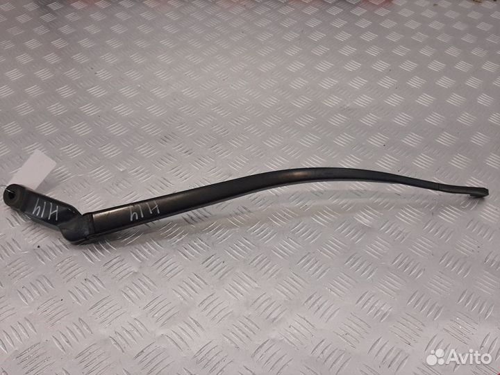 Щеткодержатель (поводок стеклоочистителя, дворник)