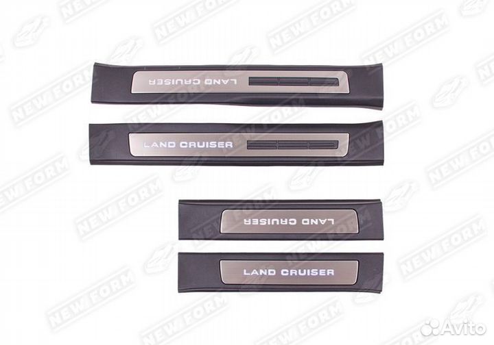 Накладки на пороги Toyota Land Cruiser 300