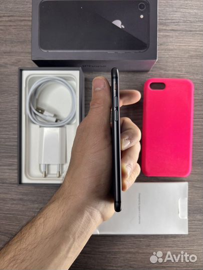 iPhone 8, 64 ГБ