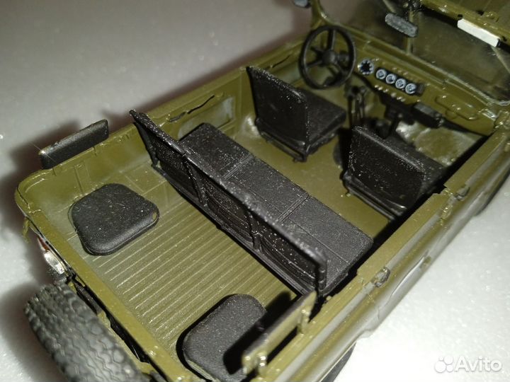 Модель УАЗ 469 m 1-35