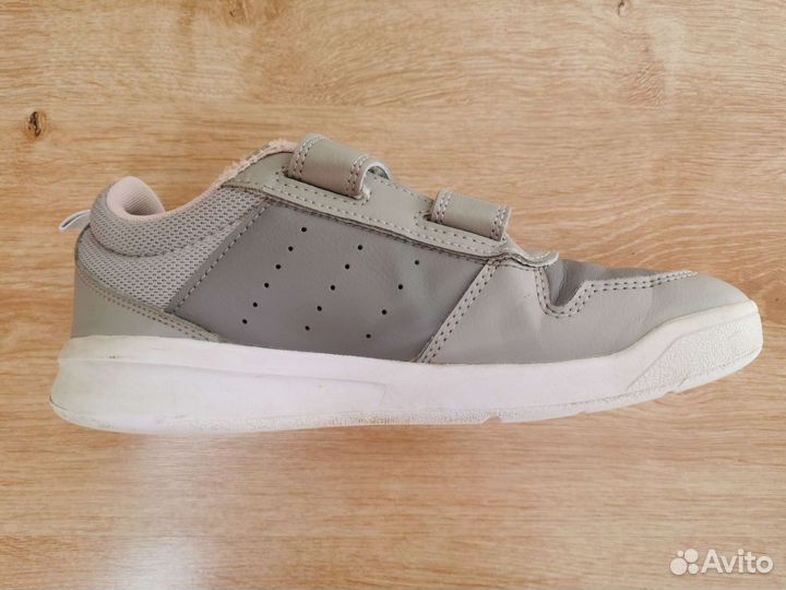 Кроссовки Adidas