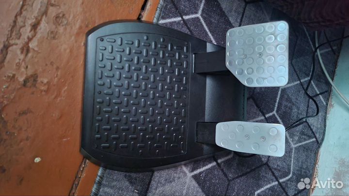 ThrustMaster TMX + Педали Ferrari 458 italia