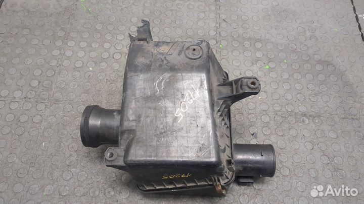 Корпус воздушного фильтра Lexus LX, 2000